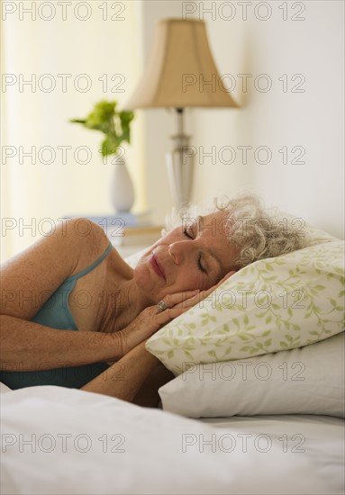 Woman sleeping. Photo : Daniel Grill