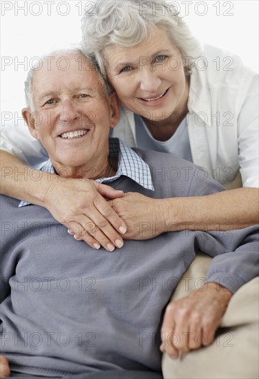 Affectionate senior couple. Photo : momentimages