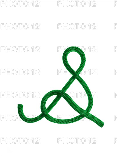 Green rope in the shape of a letter S. Photo : David Arky