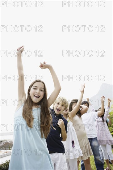 Group of happy children. Photo : momentimages