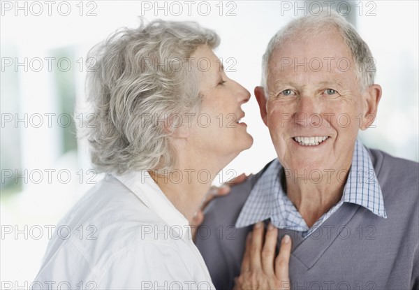 Affectionate senior couple. Photo : momentimages