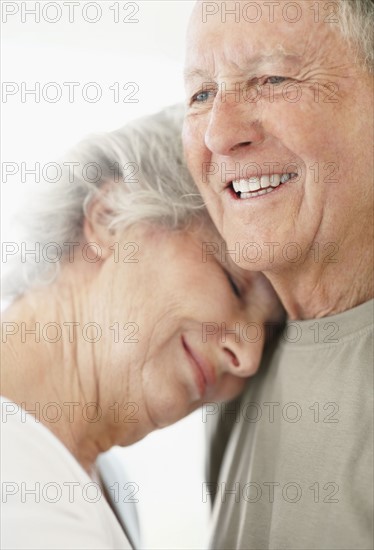 Happy senior couple. Photo : momentimages