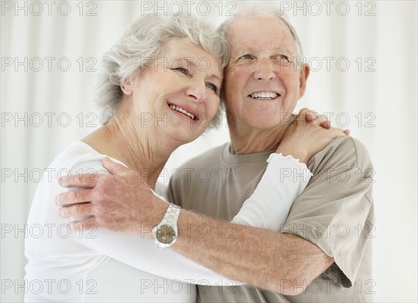 Happy senior couple. Photo : momentimages