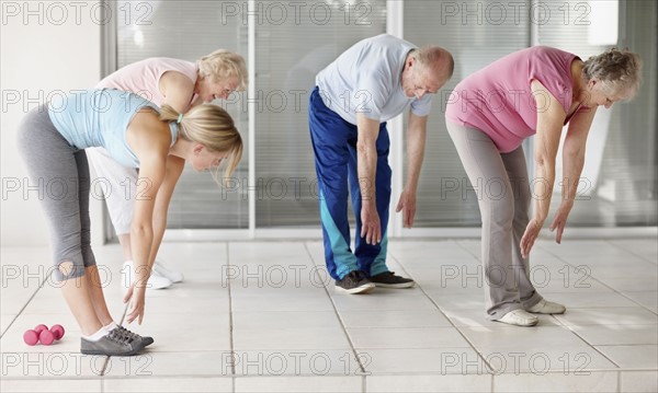 Senior's exercise class. Photo : momentimages