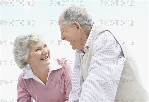 Happy senior couple. Photo : momentimages