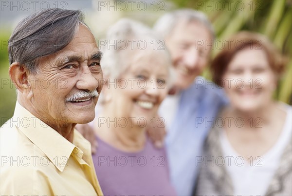 Group of cheerful seniors. Photo : momentimages