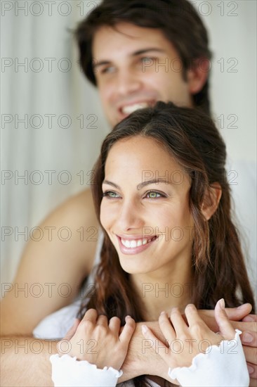 Happy couple. Photo : momentimages