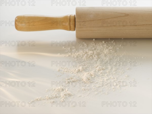 Rolling pin and flour. Photo : Daniel Grill