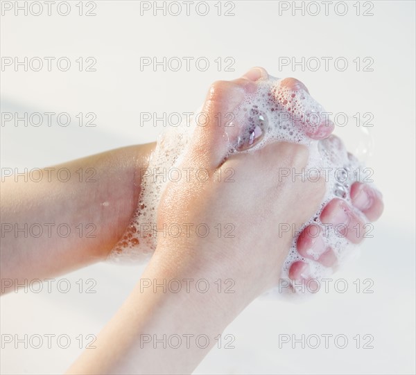 Hands covered in soap. Photo : Jamie Grill