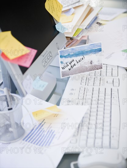 Cluttered desk. Photo : Jamie Grill