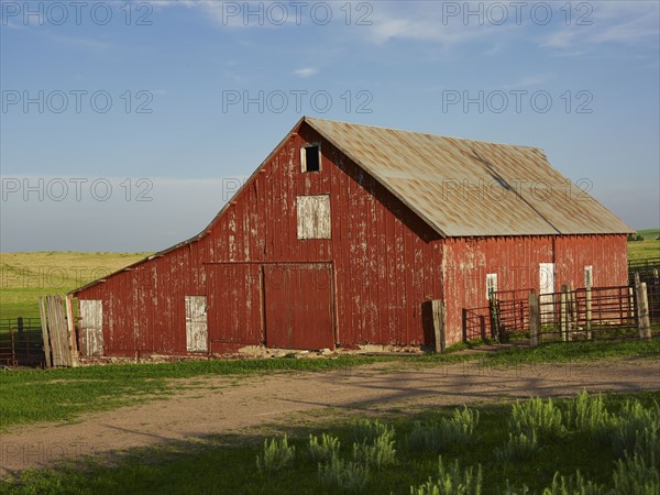 Red barn. Photo : John Kelly