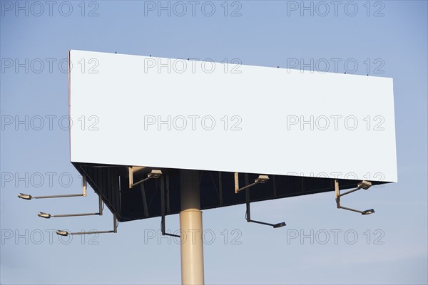 Blank billboard. Photo : fotog