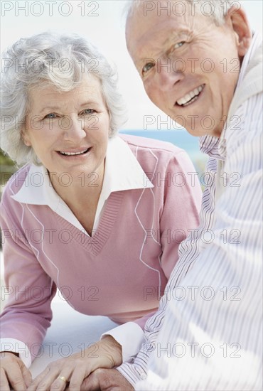 Happy senior couple. Photo : momentimages