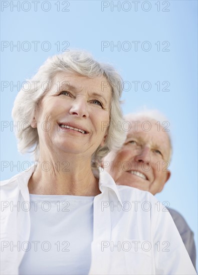 Smiling senior couple. Photo : momentimages
