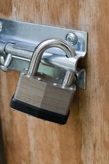 Padlock on door. Photo. Antonio M. Rosario