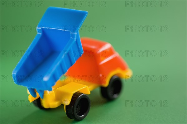 Toy dump truck. Photo. Antonio M. Rosario