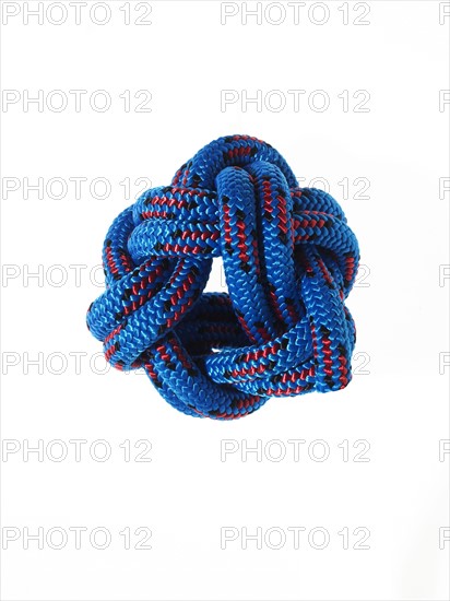 Ball of blue rope. Photo : David Arky