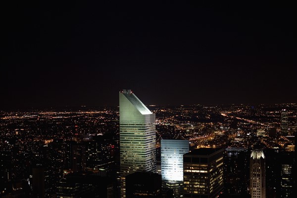New York City skyline at night. Photo. David Engelhardt