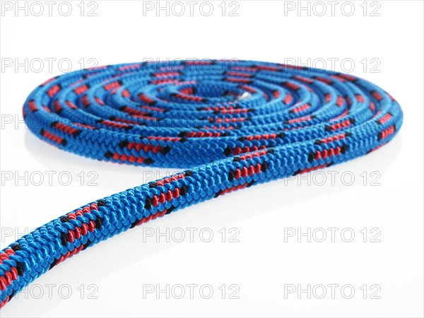 Blue rope in a circular pattern. Photo : David Arky