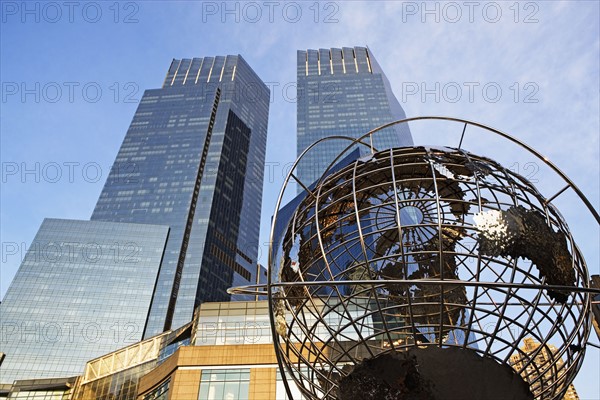 USA, New York State, New York City, Time Warner Center, low angle view. Photo : fotog