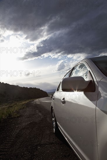 Car on road. Photo : Johannes Kroemer