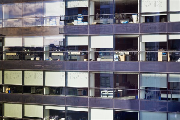 Office block exterior. Photo : Jon Boyes