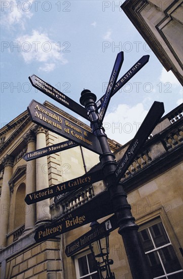 Street signs. Photo : Fisher Litwin