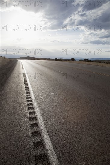 Road in desert. Photo : Johannes Kroemer