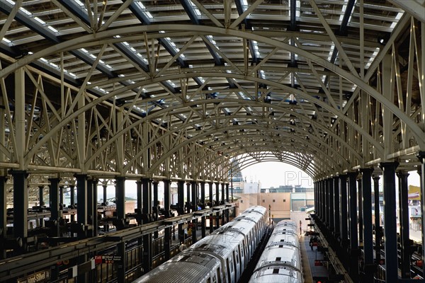 USA, New York State, New York City, Subway platform. Photo : fotog