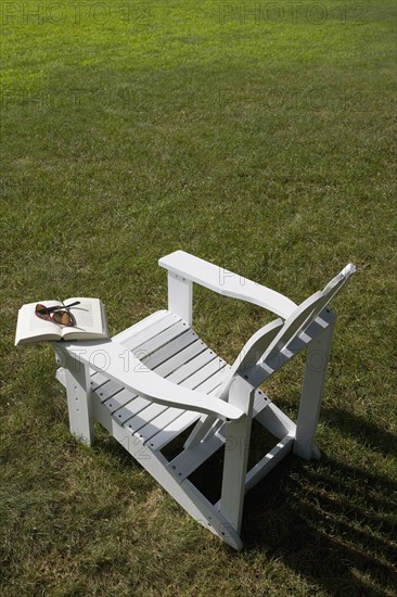 Adirondack chair on lawn. Photo : Chris Hackett