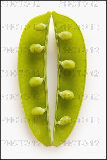 Peas in Pod. Photo : Mike Kemp