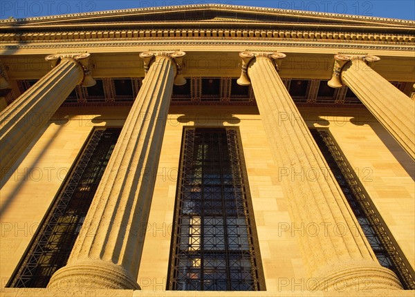 USA, Pennsylvania, Philadelphia, Philadelphia Museum of Art at sunset. Photo : fotog