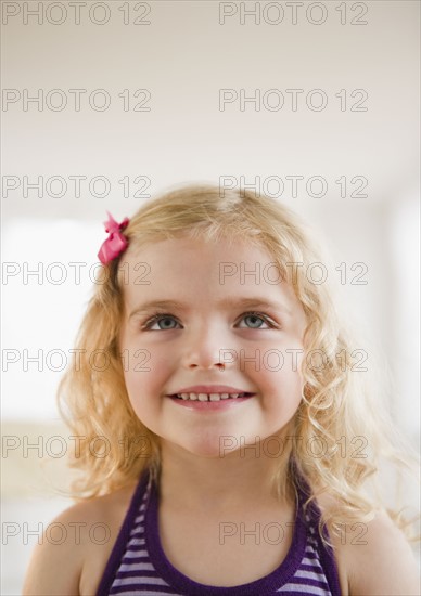 Portrait of blond girl (4-5). Photo : Jamie Grill