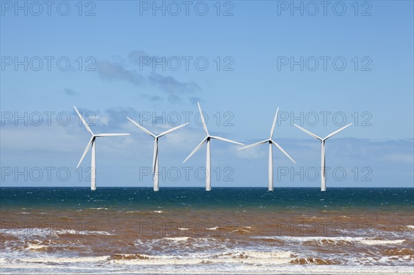 Wind turbines at sea. Photo : Jon Boyes