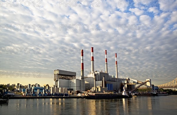 USA, New York State, New York City, Power station. Photo : fotog