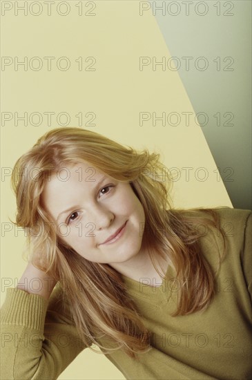 Pretty blond adolescent girl. Photo : Fisher Litwin