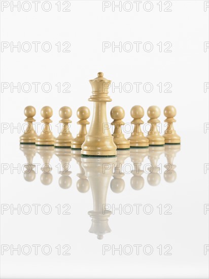 King with pawn chess pieces. Photo : David Arky