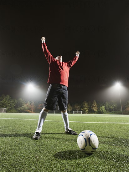 USA, California, Ladera Ranch, Football player preparing for penalty kick.