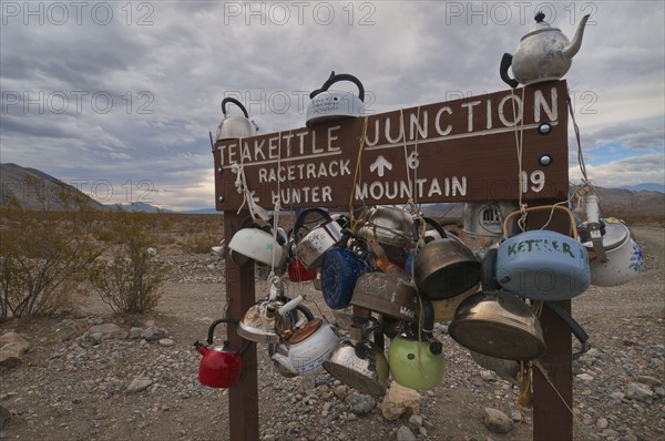 USA, California, Tea Kettle Junction road sign . Photo : Gary J Weathers