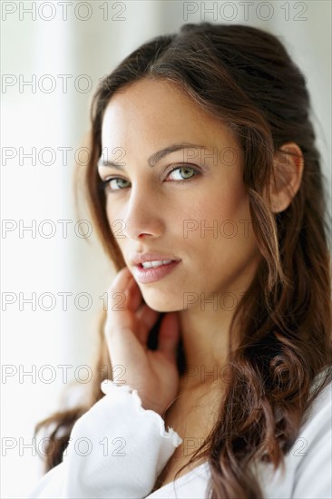 South Africa, Portrait of young woman. Photo : momentimages