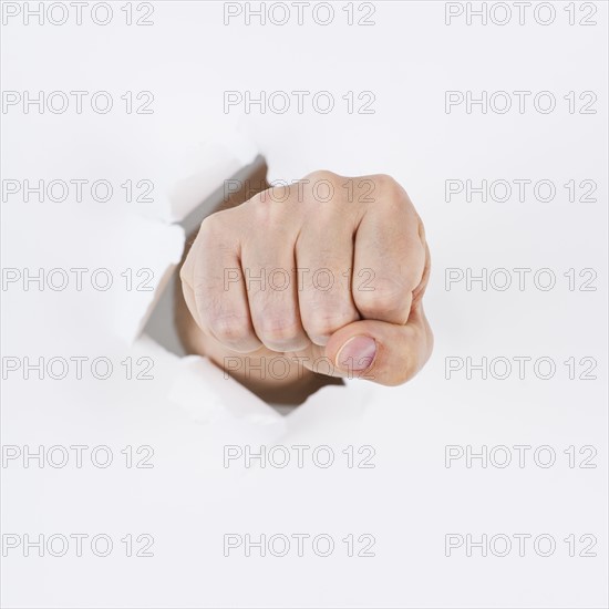 Hand on white background. Photo : Daniel Grill