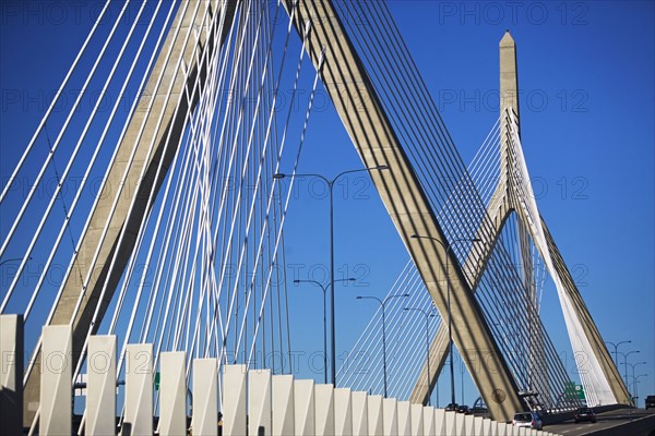 USA, Massachusetts, Boston, Leonard P. Zakim Bunker Hill Memorial Bridge. Photo : fotog