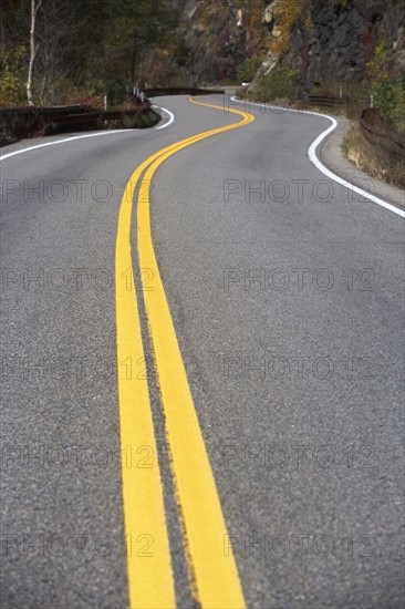 USA, New York, Bear Mountain, winding road. Photo : fotog