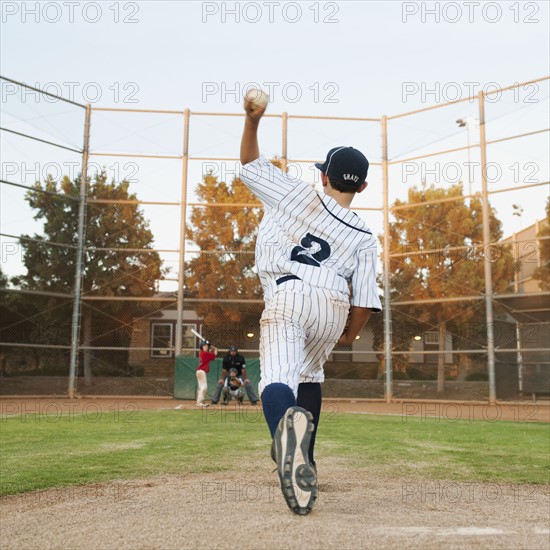 USA, California, Ladera Ranch, boy (10-11) playing baseball.