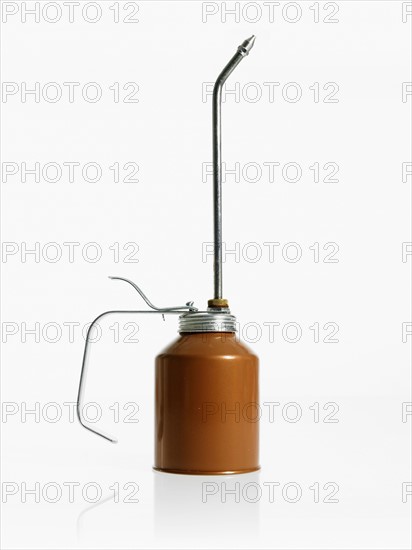 Studio shot of oil can. Photo : David Arky