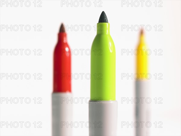 Studio shot red, green and yellow felt-tip pen. Photo : David Arky