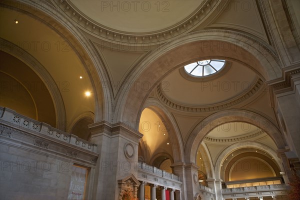 USA, New York City, Metropolitan Museum ceiling detail. Photo : fotog