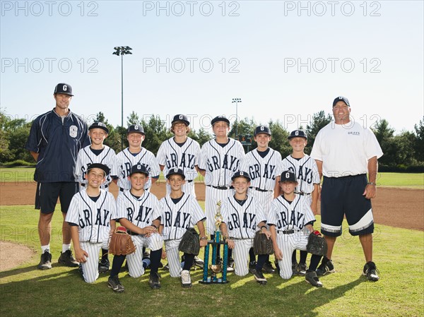 USA, California, Ladera Ranch, portrait of little league players (aged 10-11).