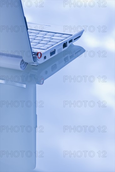 USA, New Jersey, Jersey City, Close-up view of open laptop. Photo : Daniel Grill