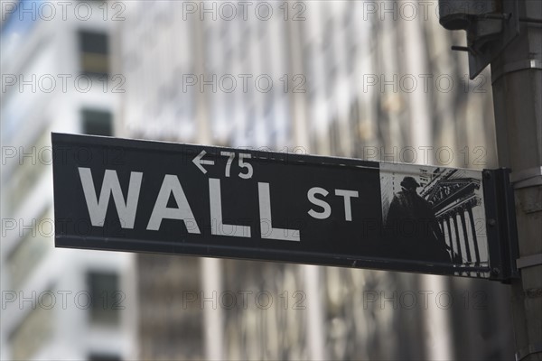 USA, New York City, Manhattan, Wall Street sign. Photo : fotog